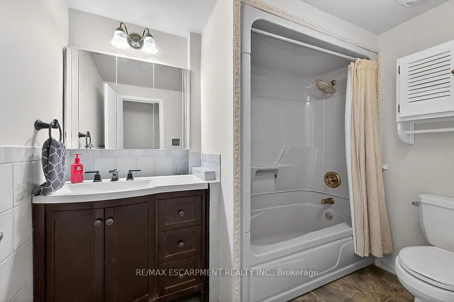 Photo 19 of 16 Golden Orchard Drive, Hamilton, Gourley — HOMEH