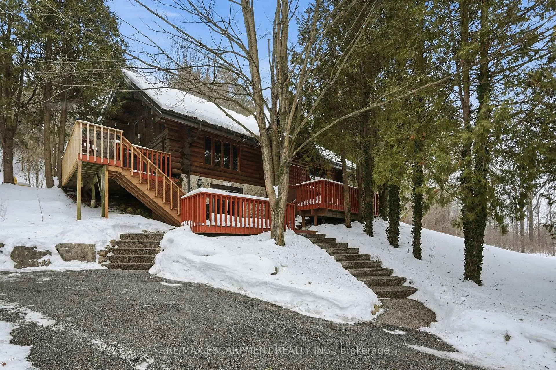 Front of 1112 Safari Road