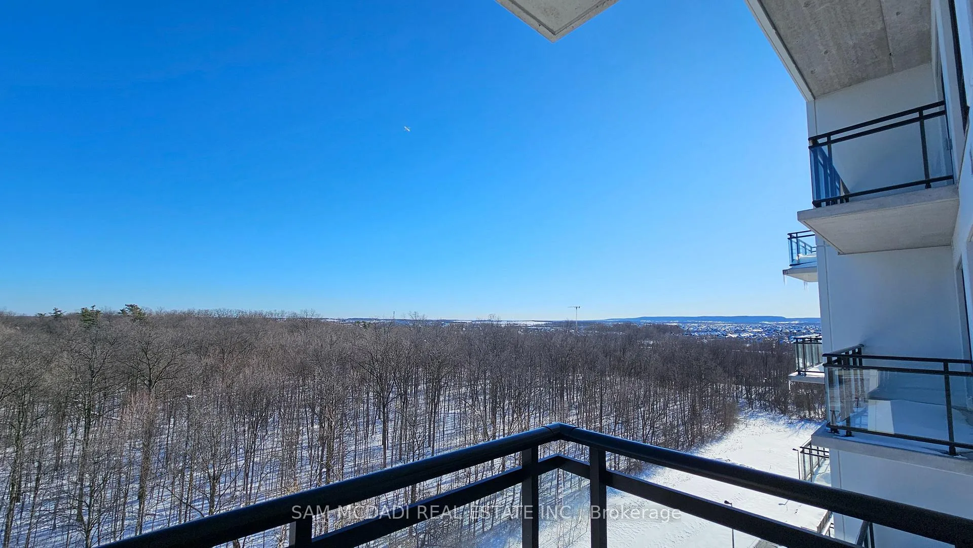 Front of Unit 712, 750 Whitlock Avenue SW