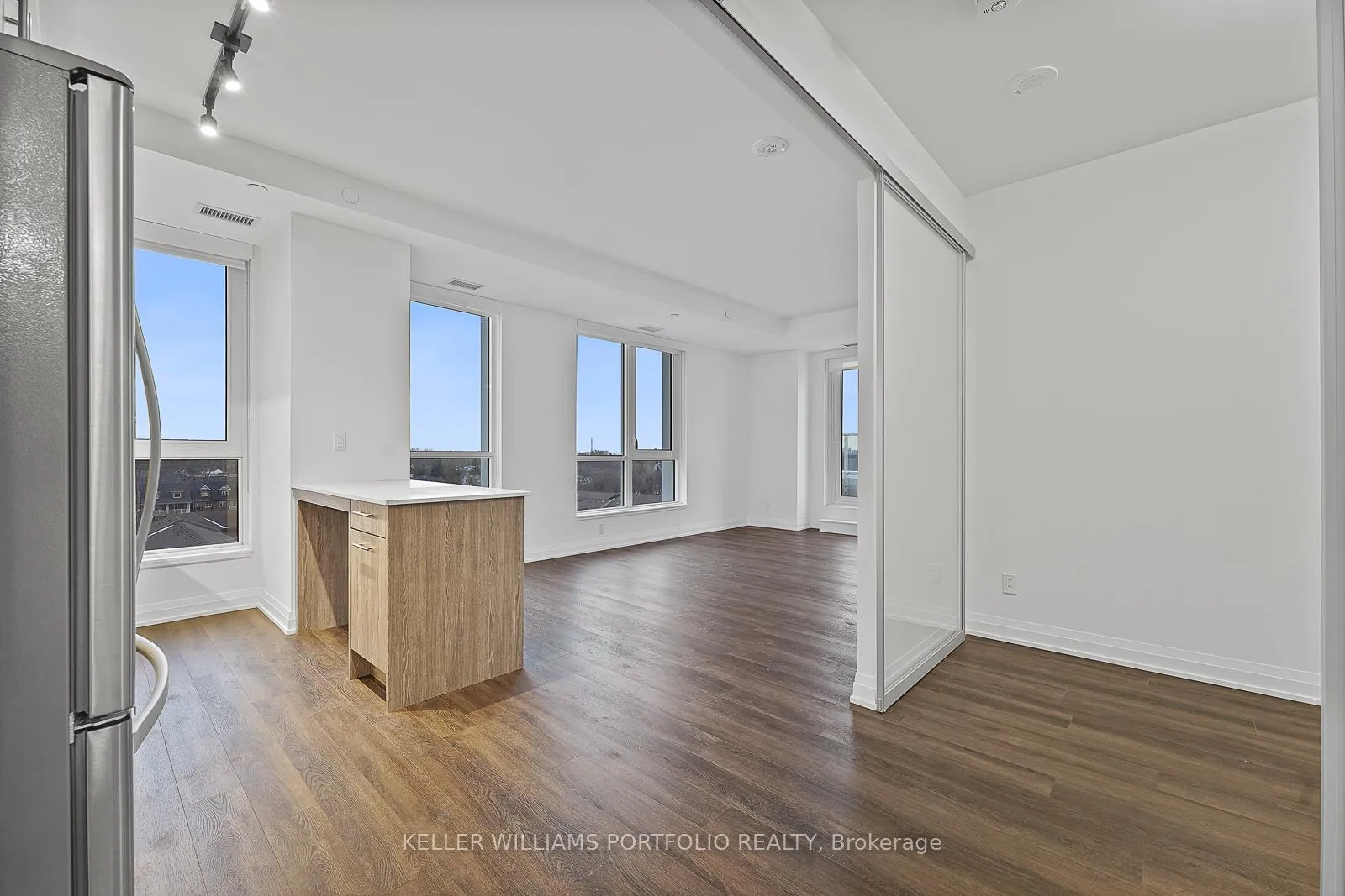 Photo 5 of Unit 615, 286 Main Street, Toronto, East End-Danforth — HOMEH