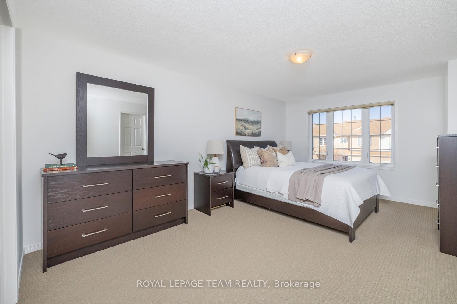 Photo 12 of 209 Macoun Circle, Ottawa, Hunt Club Park/Greenboro — HOMEH