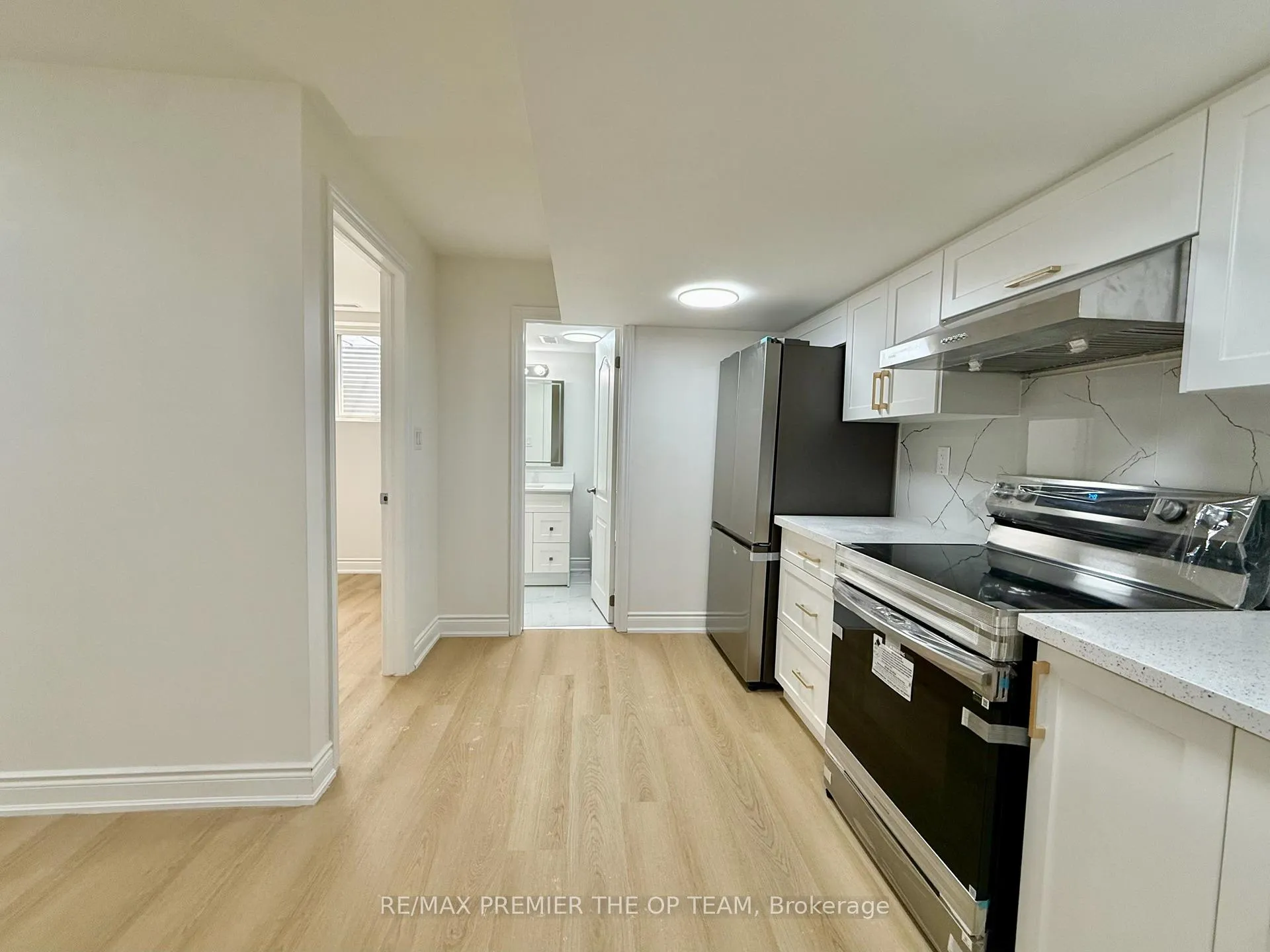 Photo 5 of Unit Bsmt, 62 Phoenix Boulevard, Barrie, Rural Barrie Southeast — HOMEH