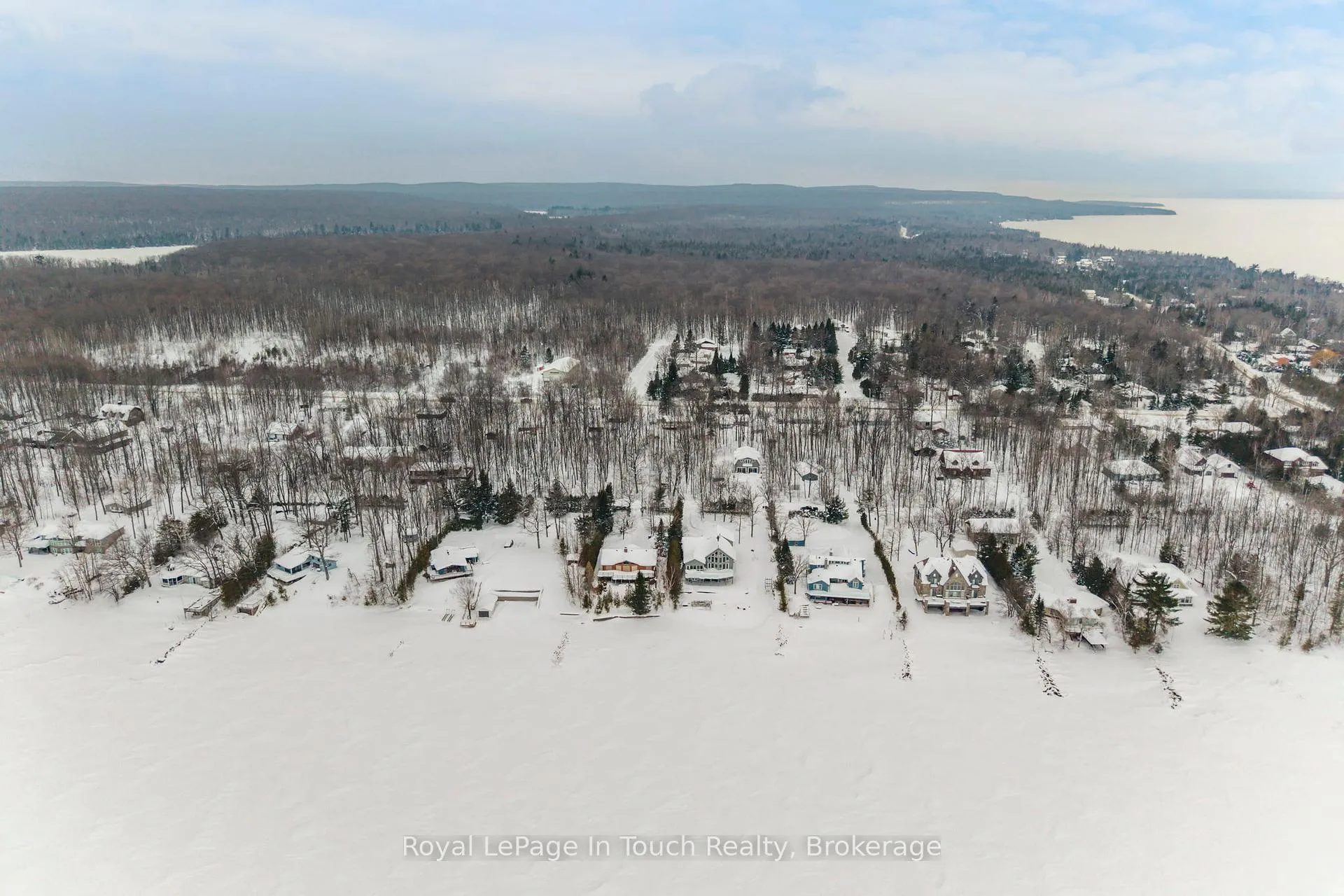 Photo 4 of 201 Sawlog Point Road, Tiny, Rural Tiny — HOMEH