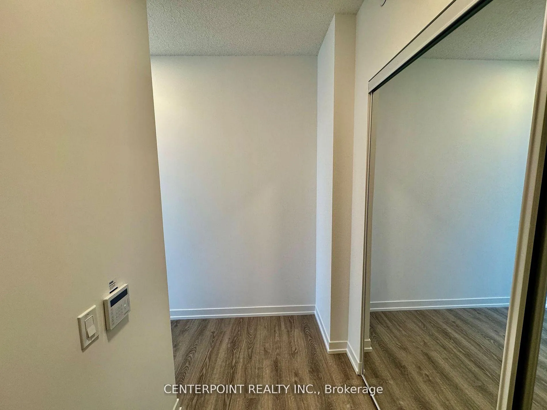 Photo 2 of Unit 4209, 8 Interchange Way, Vaughan, Vaughan Corporate Centre — HOMEH