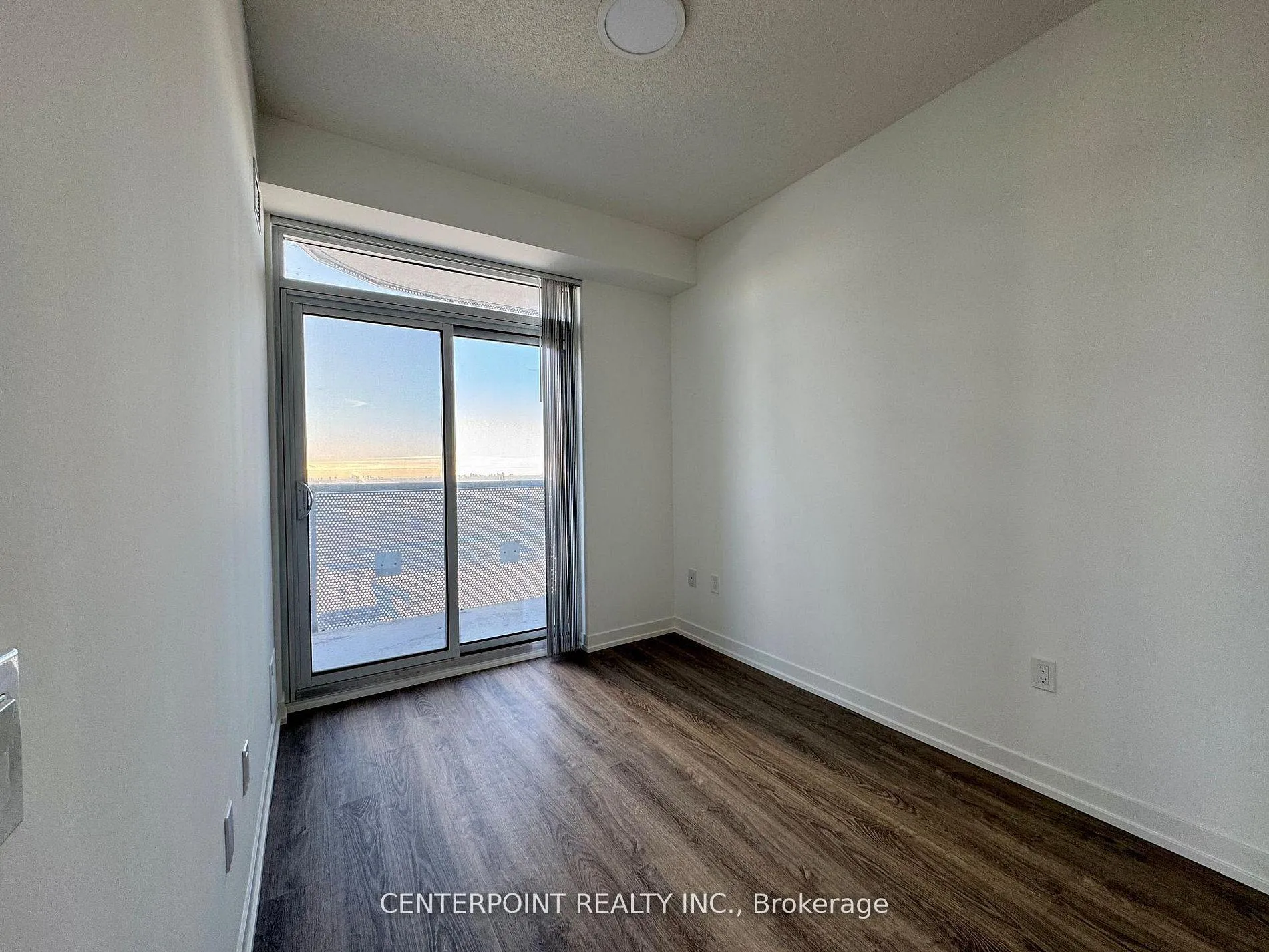 Photo 10 of Unit 4209, 8 Interchange Way, Vaughan, Vaughan Corporate Centre — HOMEH