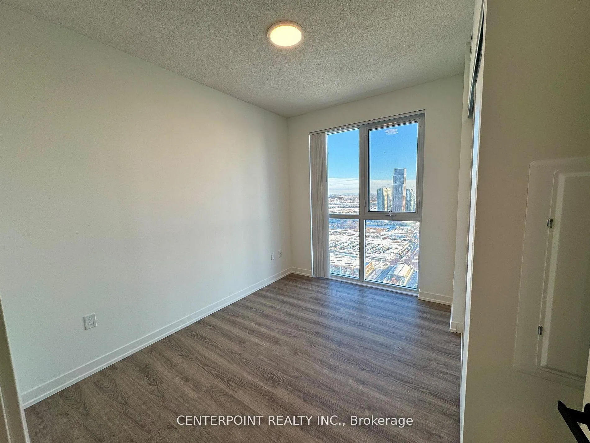 Photo 12 of Unit 4209, 8 Interchange Way, Vaughan, Vaughan Corporate Centre — HOMEH