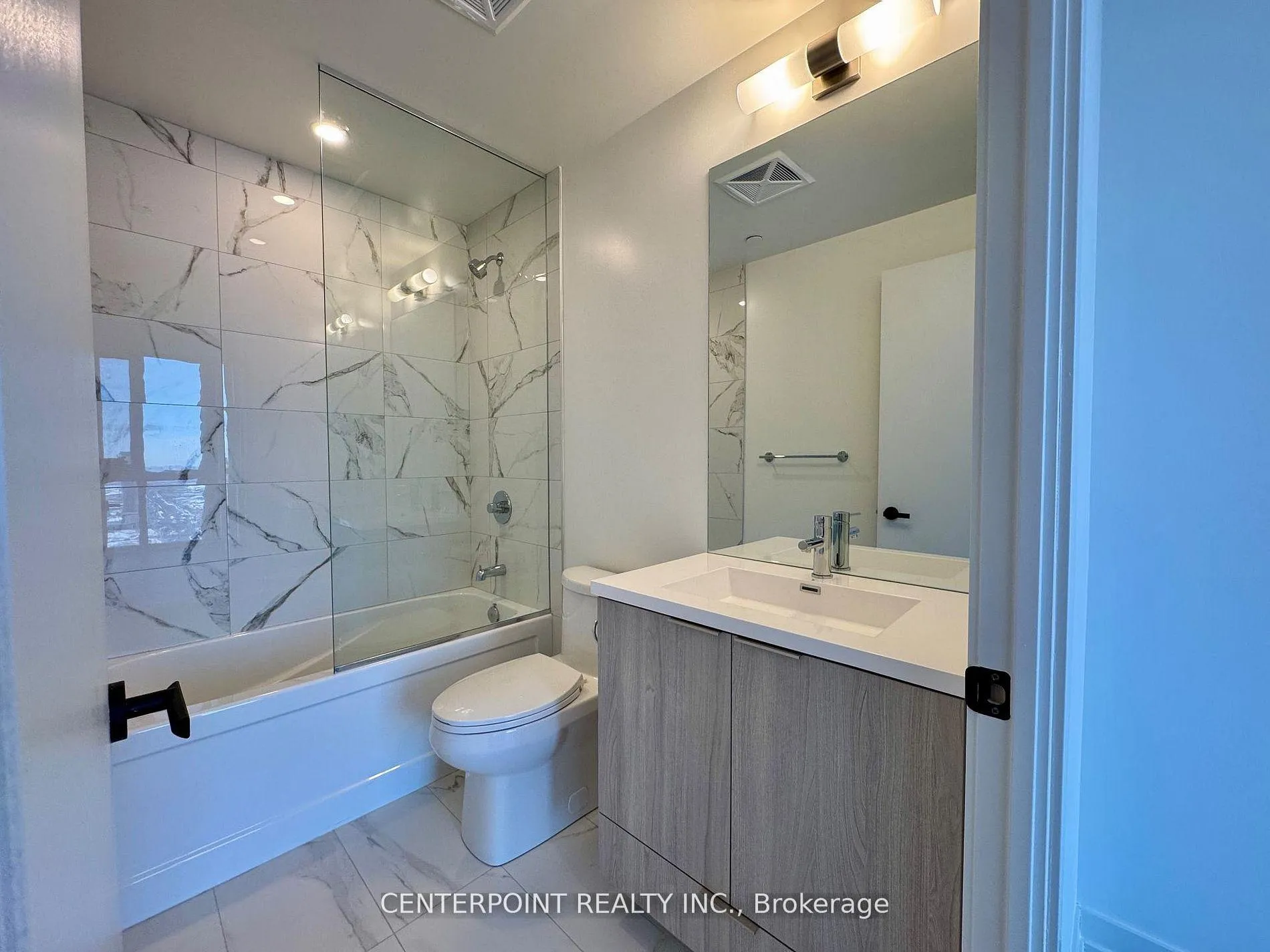 Photo 14 of Unit 4209, 8 Interchange Way, Vaughan, Vaughan Corporate Centre — HOMEH