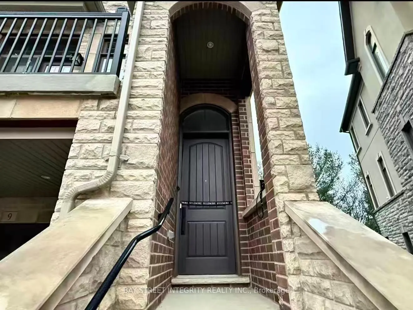 Photo 3 of 9 West Village Lane, Markham, Angus Glen — HOMEH