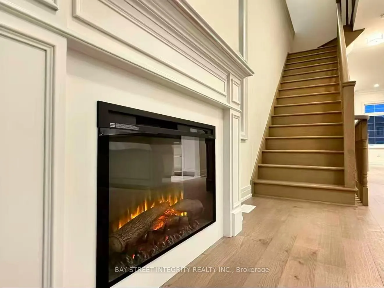 Photo 8 of 9 West Village Lane, Markham, Angus Glen — HOMEH