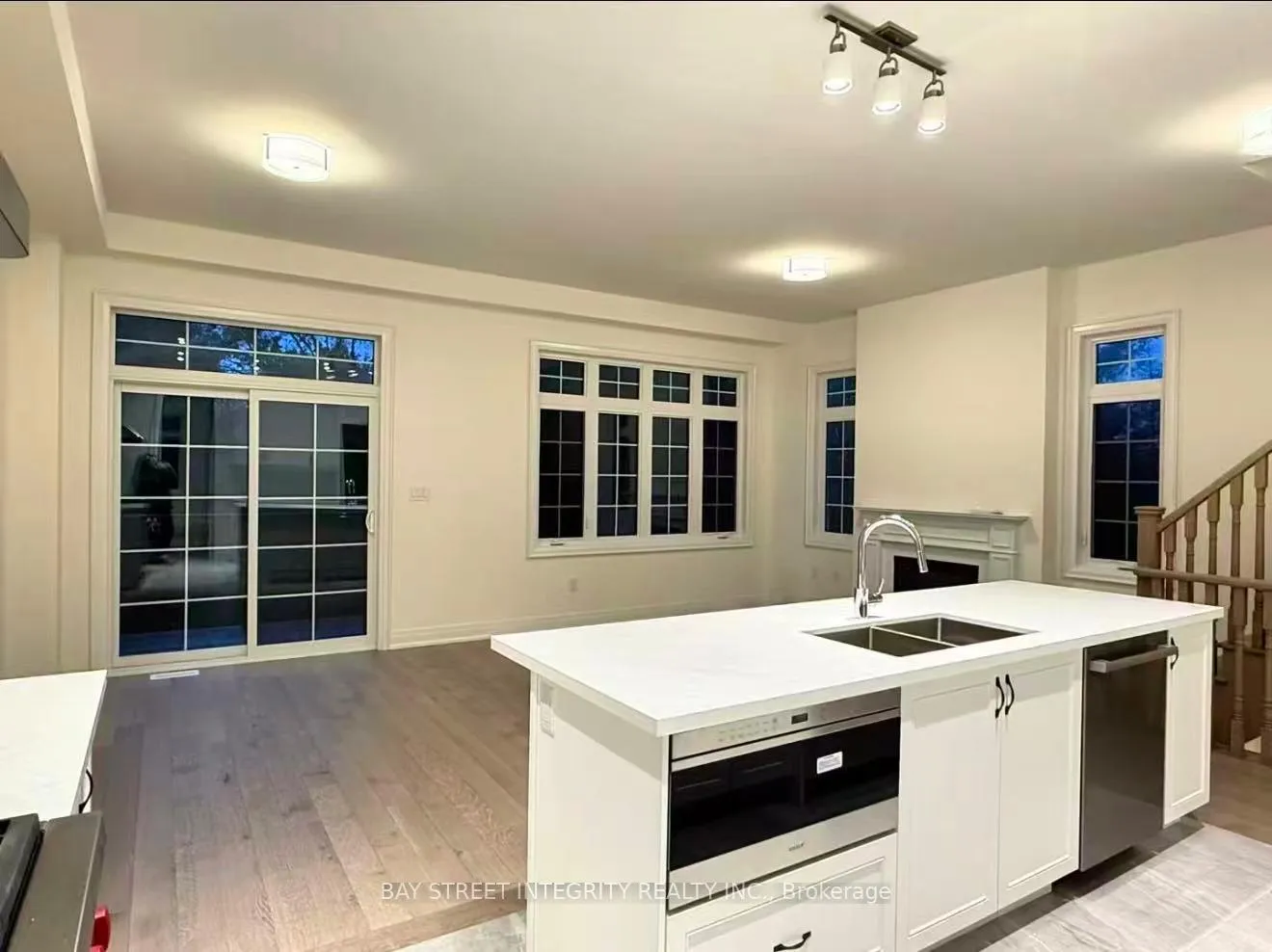 Photo 11 of 9 West Village Lane, Markham, Angus Glen — HOMEH