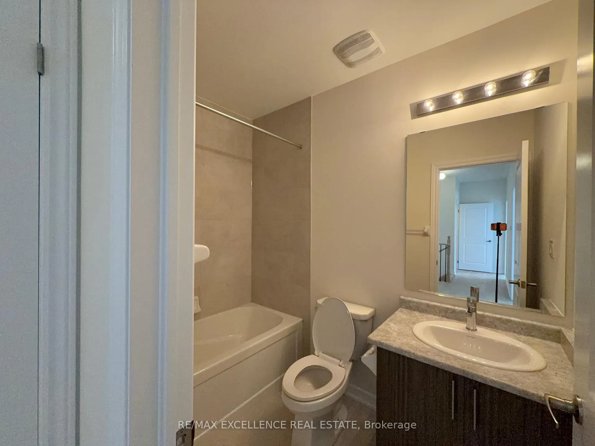 Photo 10 of 176 Petch Avenue, Caledon, Rural Caledon — HOMEH