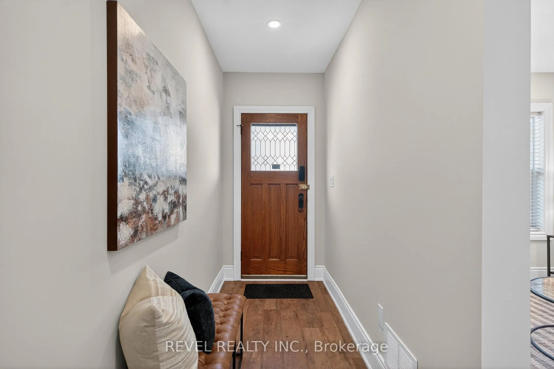 Photo 3 of 161 Connaught Avenue N, Hamilton, Stipley — HOMEH