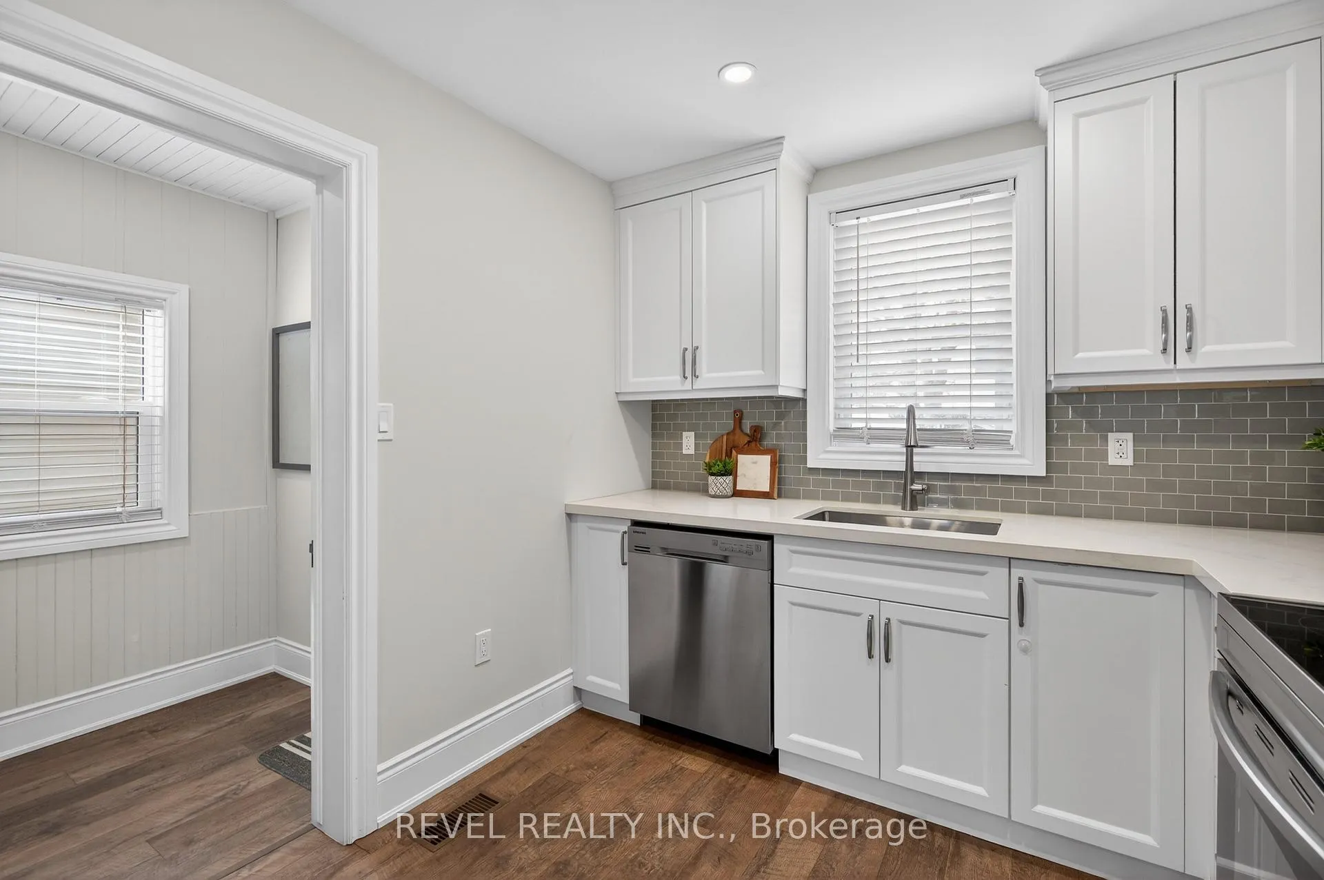 Photo 13 of 161 Connaught Avenue N, Hamilton, Stipley — HOMEH