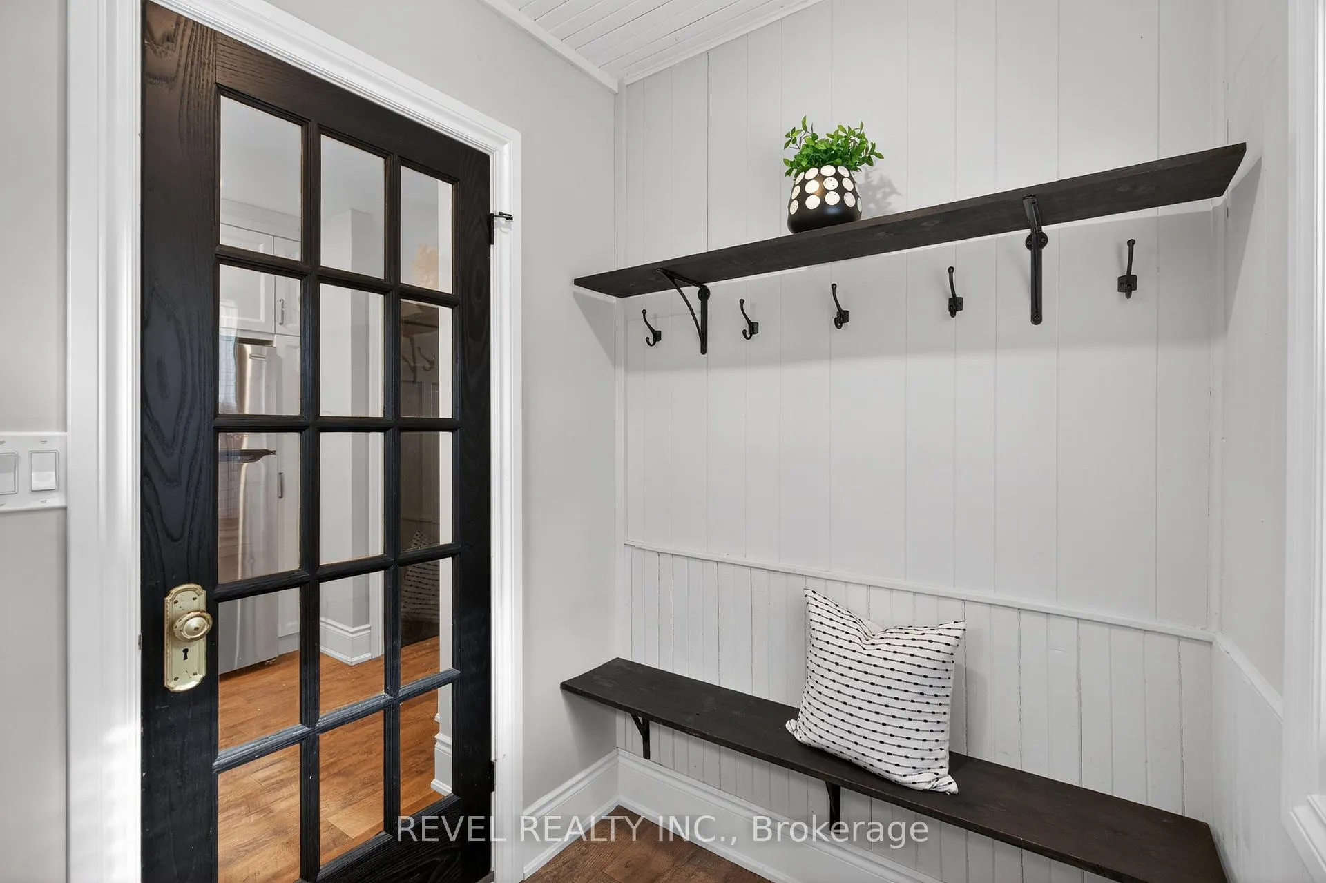 Photo 18 of 161 Connaught Avenue N, Hamilton, Stipley — HOMEH