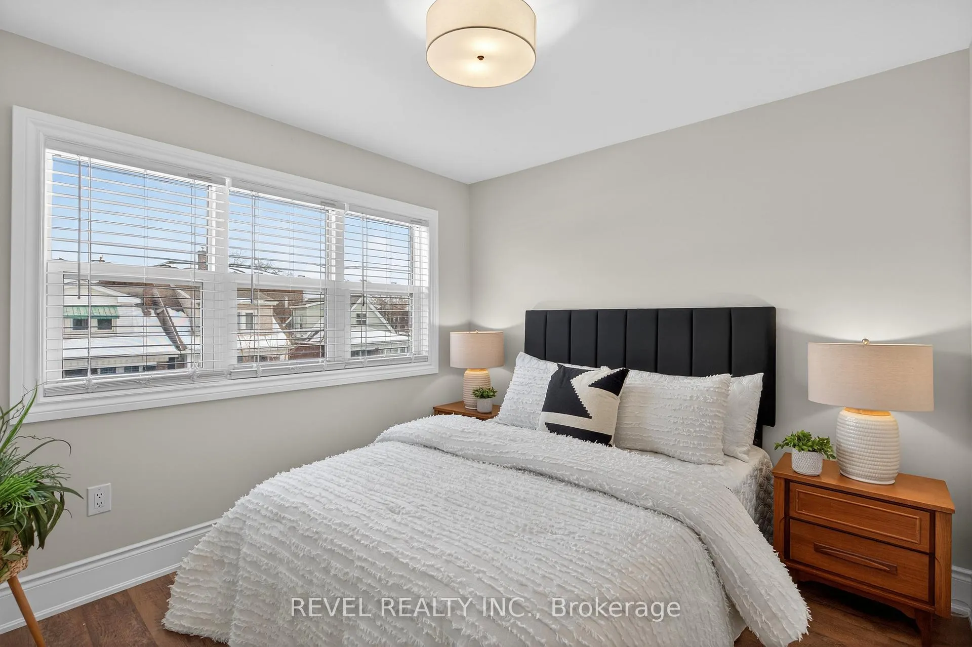 Photo 19 of 161 Connaught Avenue N, Hamilton, Stipley — HOMEH