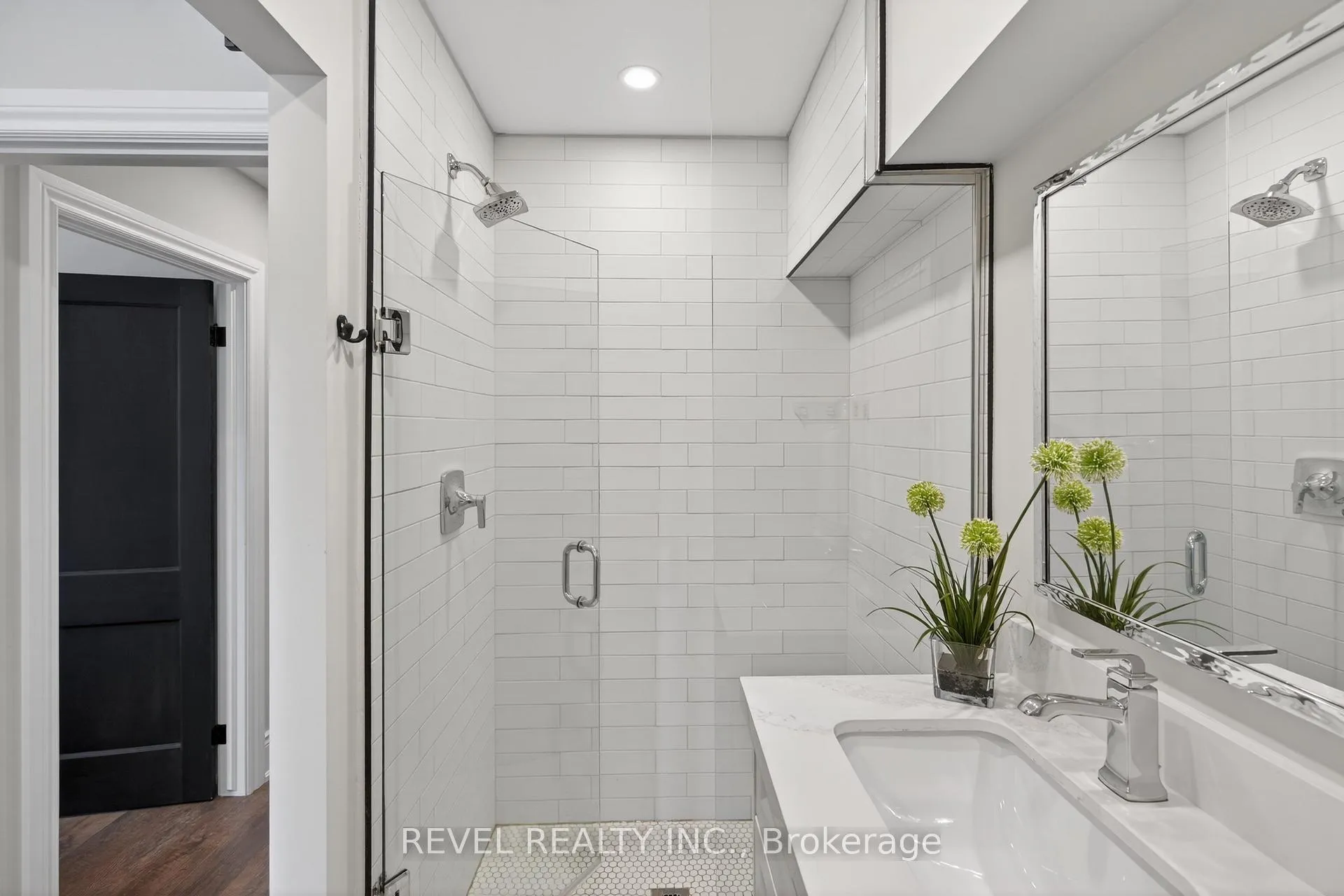 Photo 22 of 161 Connaught Avenue N, Hamilton, Stipley — HOMEH