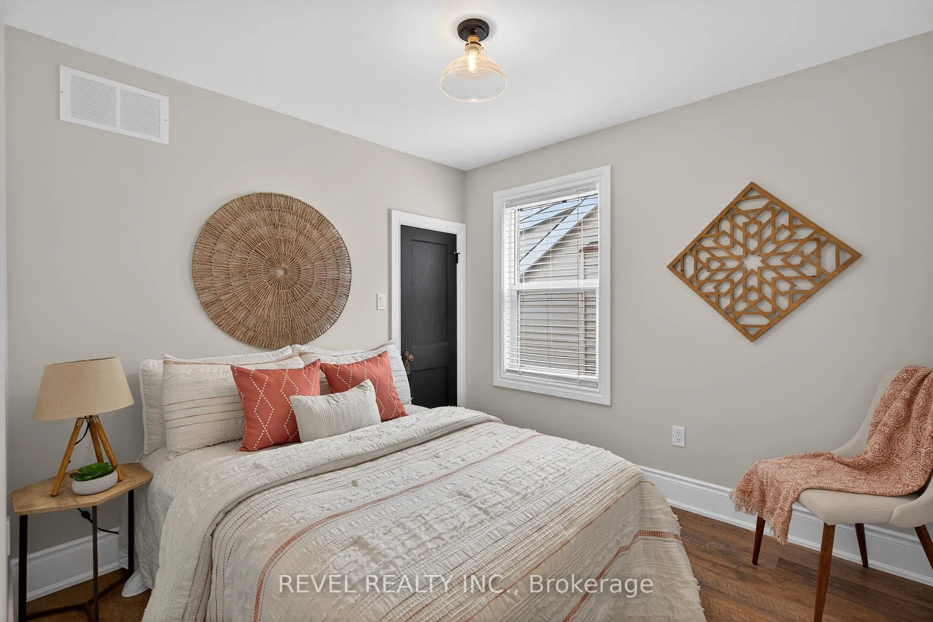Photo 23 of 161 Connaught Avenue N, Hamilton, Stipley — HOMEH