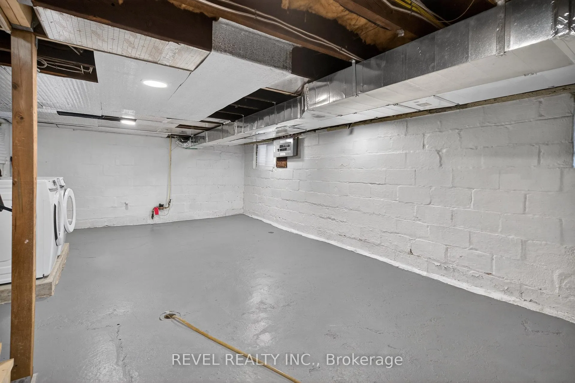 Photo 32 of 161 Connaught Avenue N, Hamilton, Stipley — HOMEH