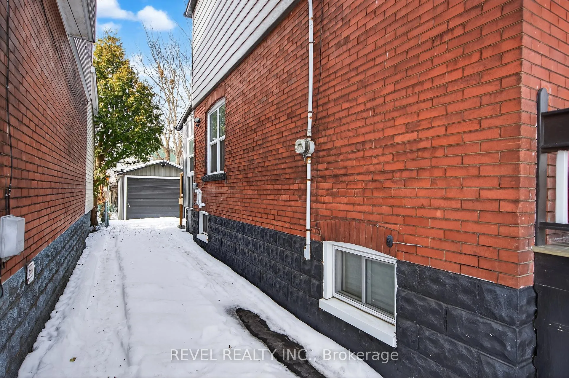 Photo 33 of 161 Connaught Avenue N, Hamilton, Stipley — HOMEH