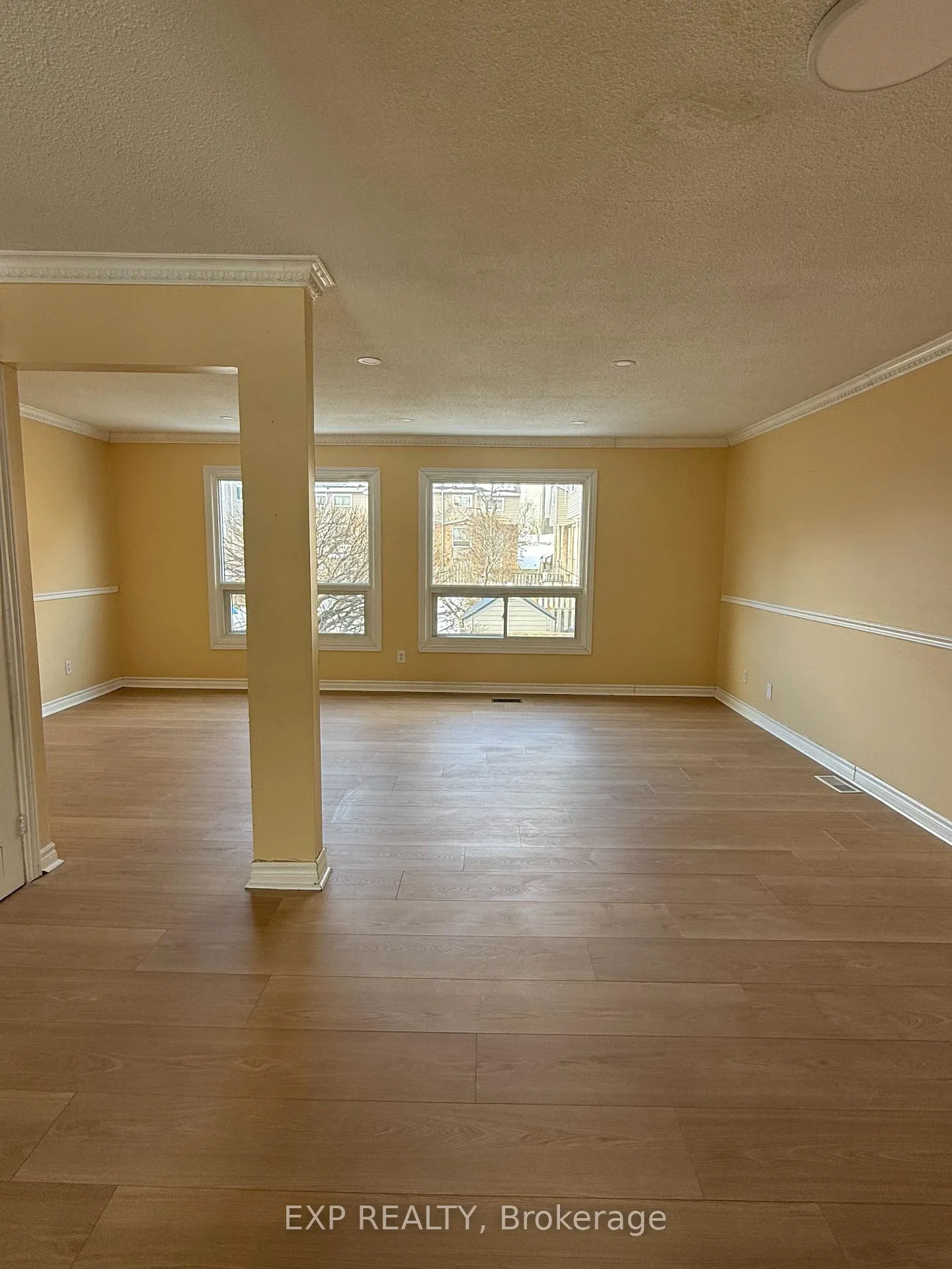 Photo 2 of Unit 31, 2050 Upper Middle Road, Burlington, Brant Hills — HOMEH