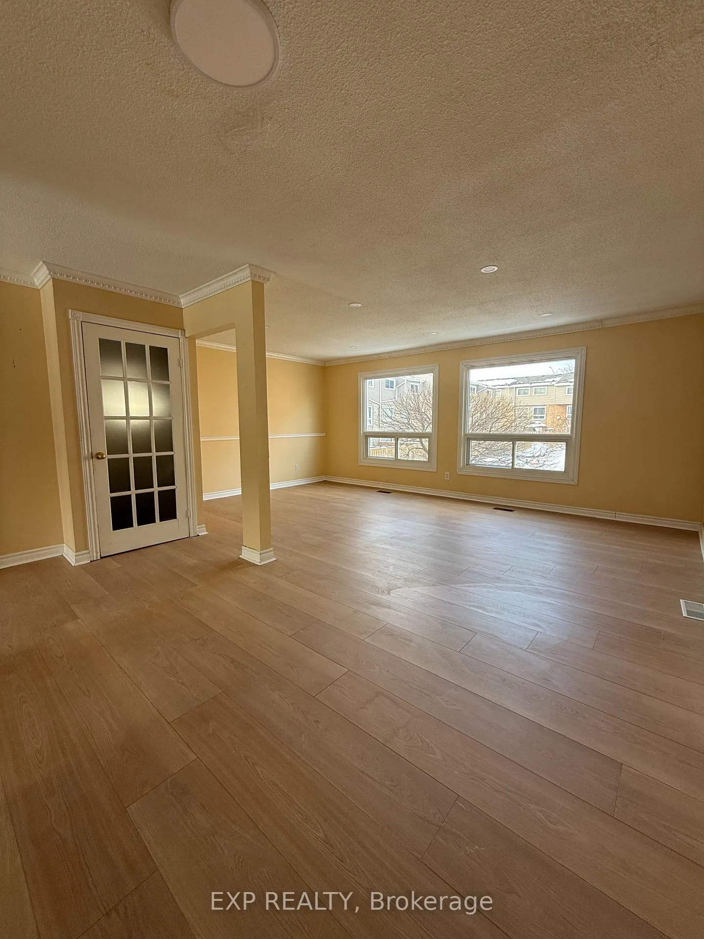 Photo 3 of Unit 31, 2050 Upper Middle Road, Burlington, Brant Hills — HOMEH