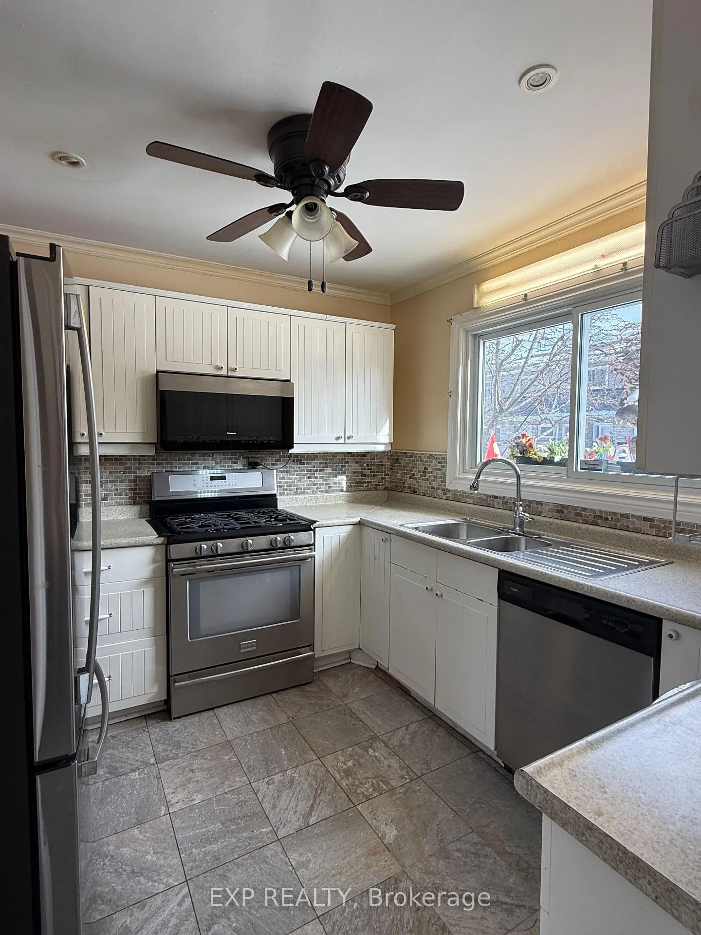 Photo 9 of Unit 31, 2050 Upper Middle Road, Burlington, Brant Hills — HOMEH