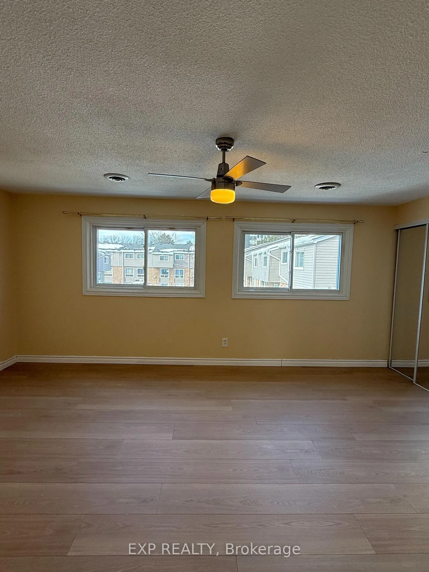 Photo 11 of Unit 31, 2050 Upper Middle Road, Burlington, Brant Hills — HOMEH