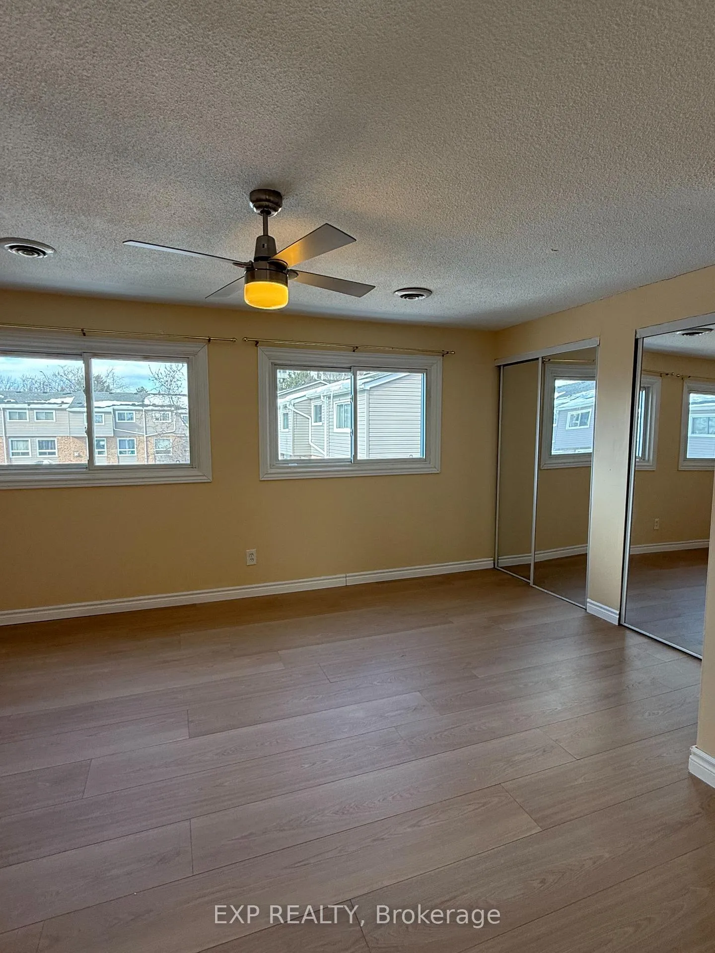Photo 12 of Unit 31, 2050 Upper Middle Road, Burlington, Brant Hills — HOMEH