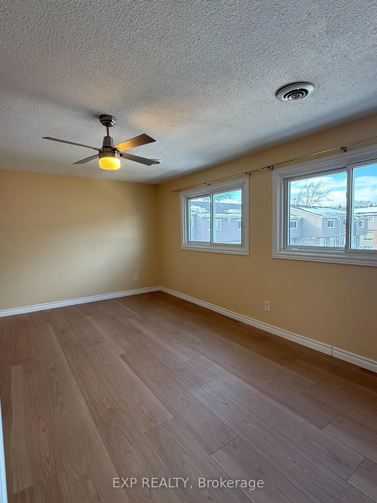 Photo 13 of Unit 31, 2050 Upper Middle Road, Burlington, Brant Hills — HOMEH