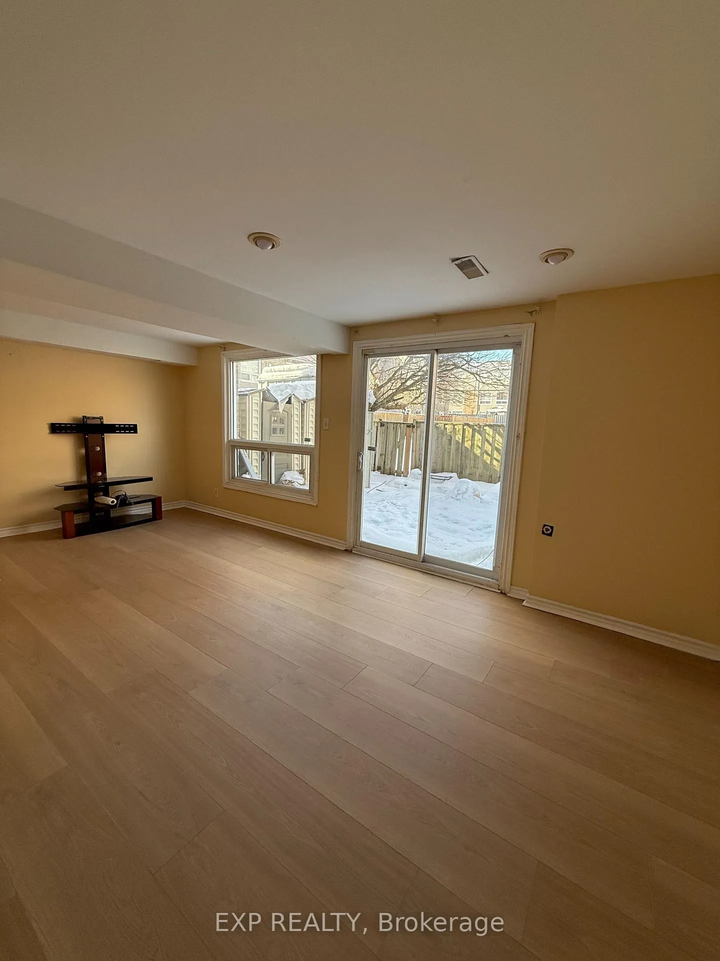 Photo 21 of Unit 31, 2050 Upper Middle Road, Burlington, Brant Hills — HOMEH