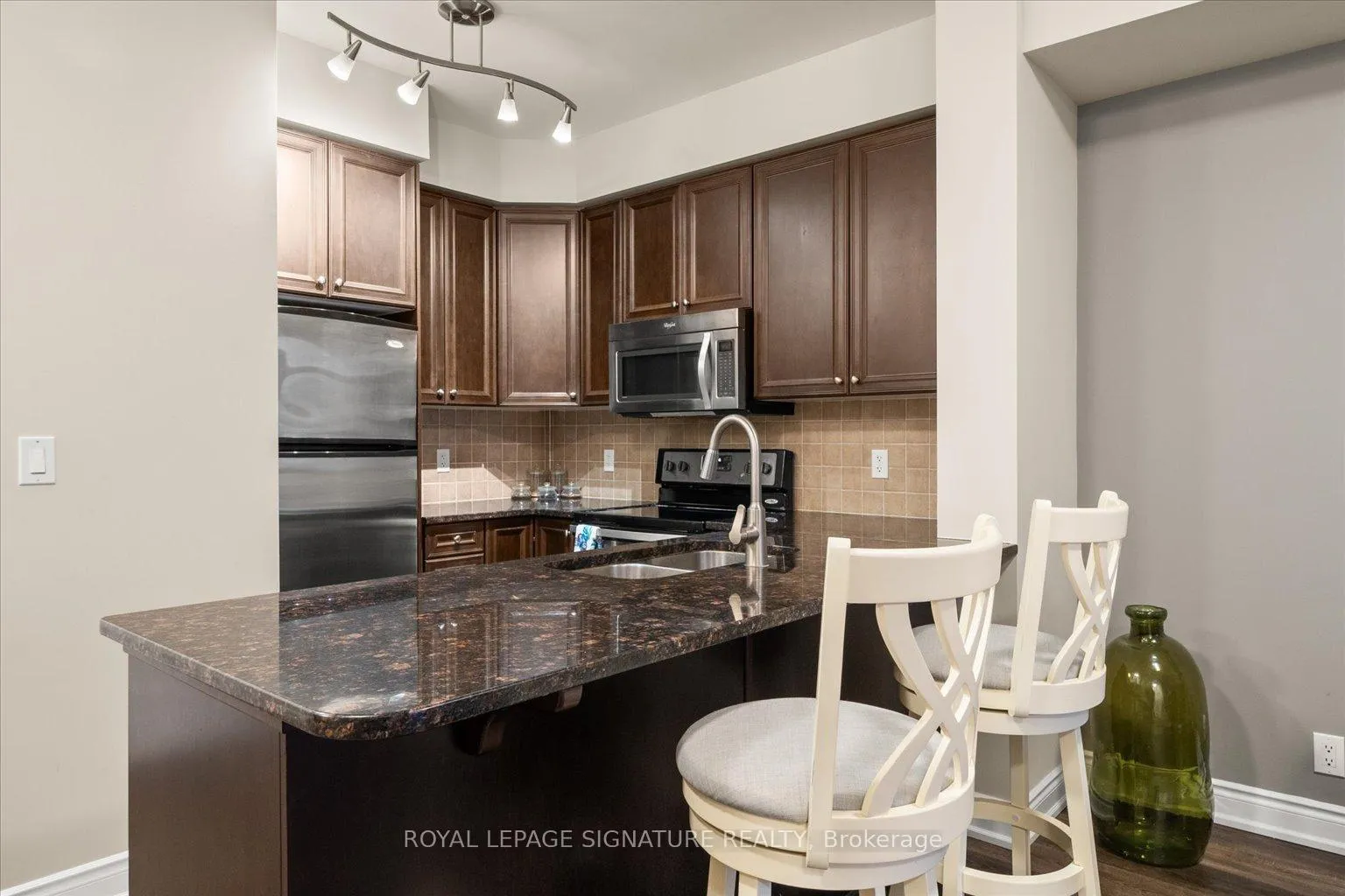 Photo 8 of Unit 511, 9225 Jane Street, Vaughan, Maple — HOMEH
