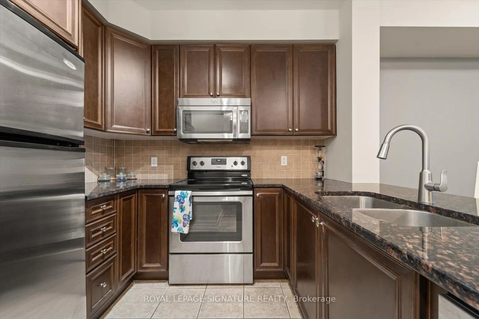 Photo 10 of Unit 511, 9225 Jane Street, Vaughan, Maple — HOMEH