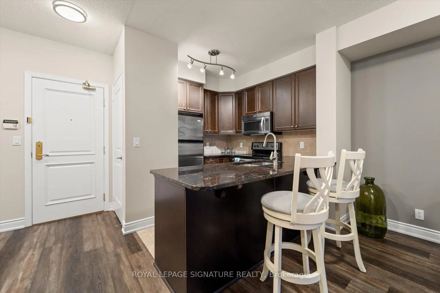 Photo 11 of Unit 511, 9225 Jane Street, Vaughan, Maple — HOMEH