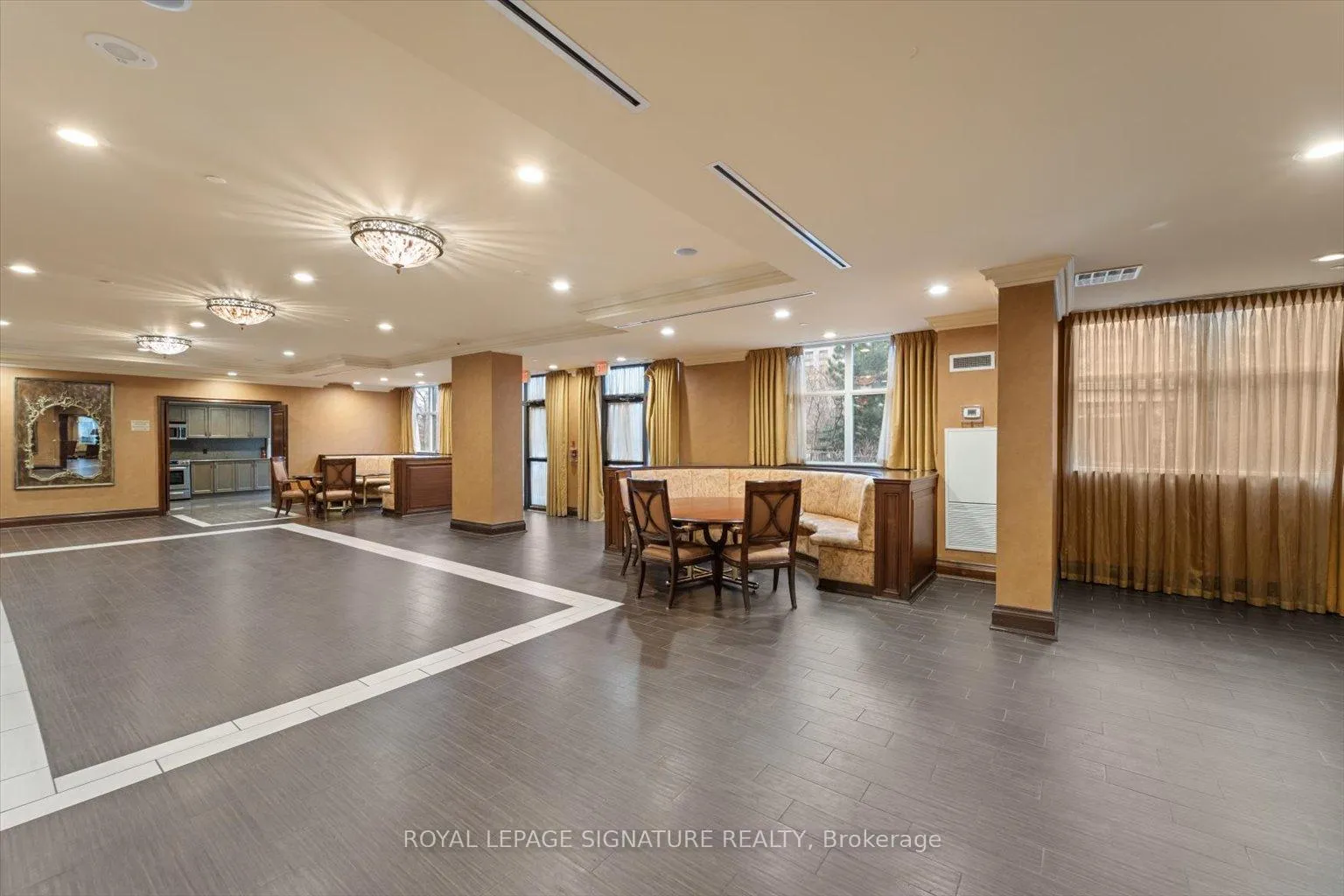 Photo 24 of Unit 511, 9225 Jane Street, Vaughan, Maple — HOMEH