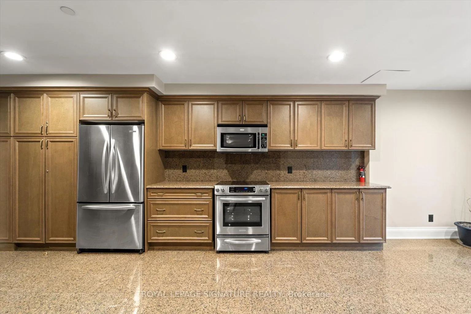 Photo 25 of Unit 511, 9225 Jane Street, Vaughan, Maple — HOMEH