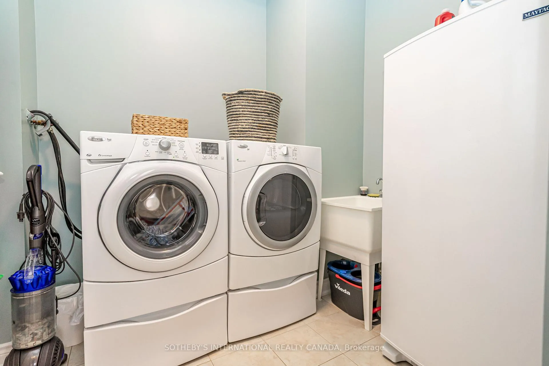 Photo 21 of 1663 Finkle Drive, Oshawa, Taunton — HOMEH