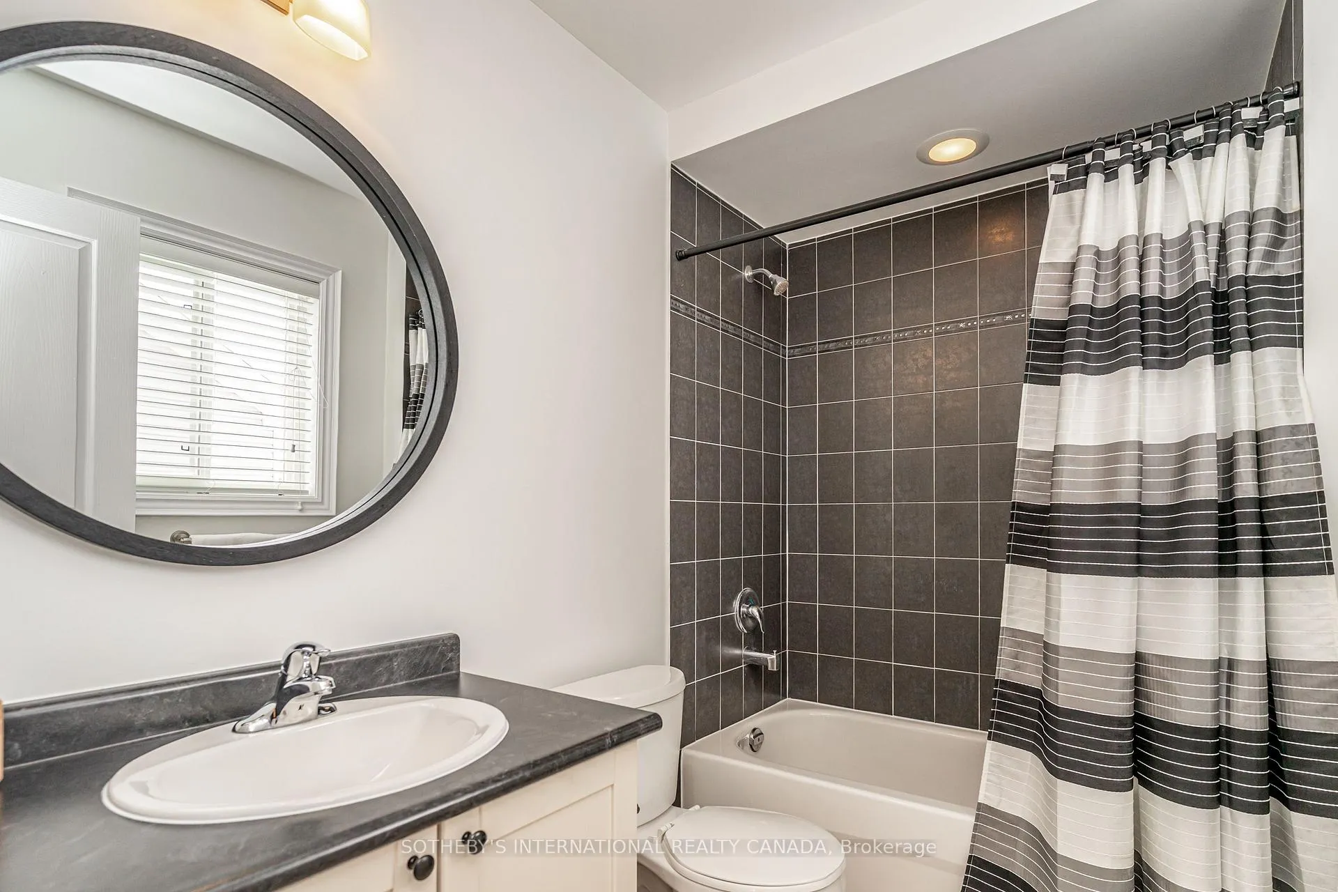 Photo 32 of 1663 Finkle Drive, Oshawa, Taunton — HOMEH