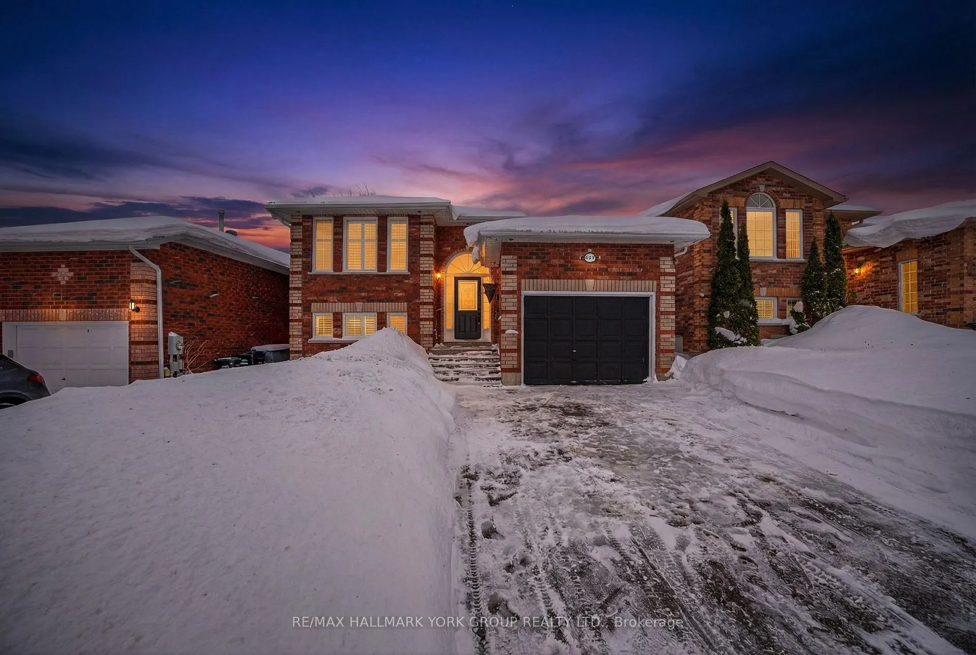 Photo 1 of 25 Forest Dale Drive, Barrie, Little Lake — HOMEH