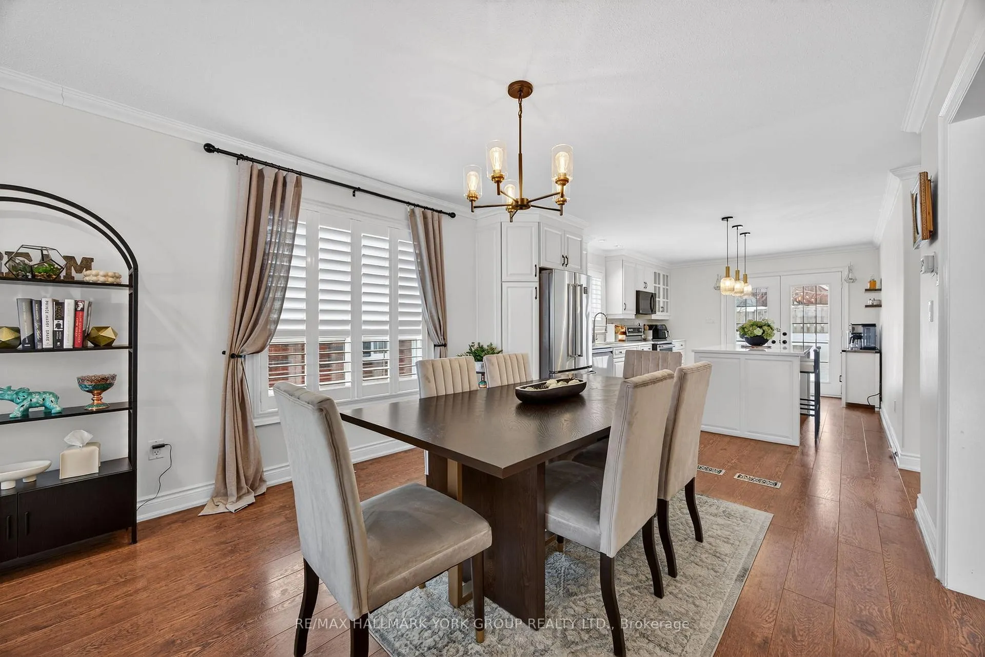 Photo 11 of 25 Forest Dale Drive, Barrie, Little Lake — HOMEH