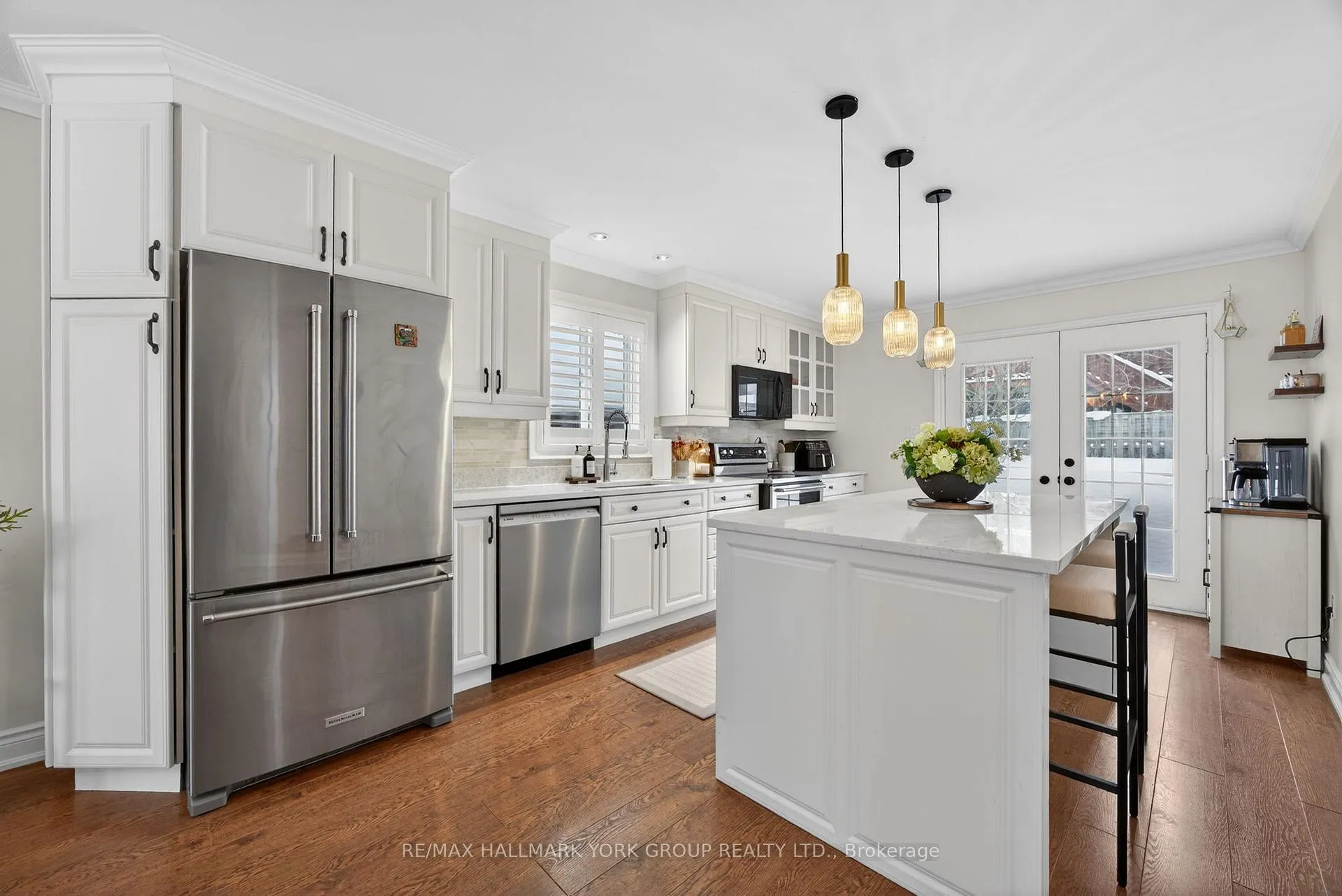 Photo 16 of 25 Forest Dale Drive, Barrie, Little Lake — HOMEH