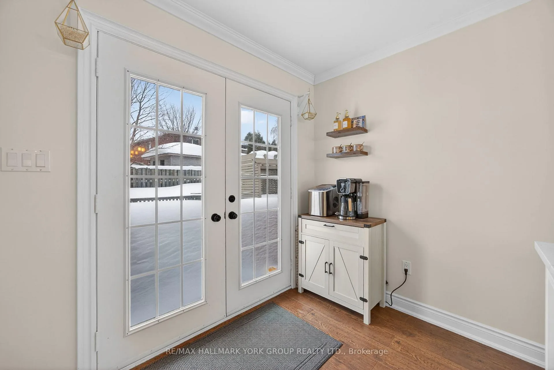Photo 18 of 25 Forest Dale Drive, Barrie, Little Lake — HOMEH