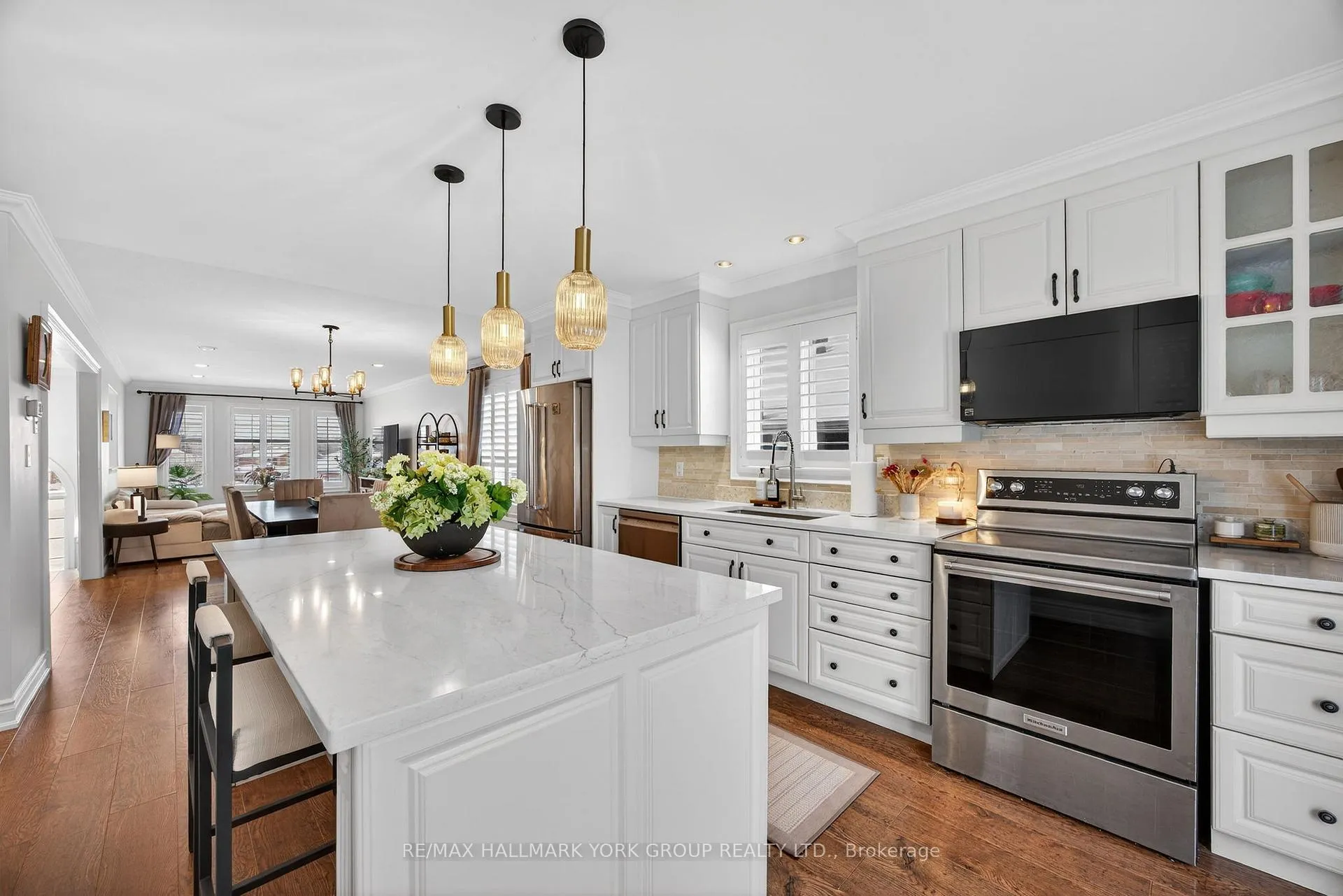 Photo 20 of 25 Forest Dale Drive, Barrie, Little Lake — HOMEH
