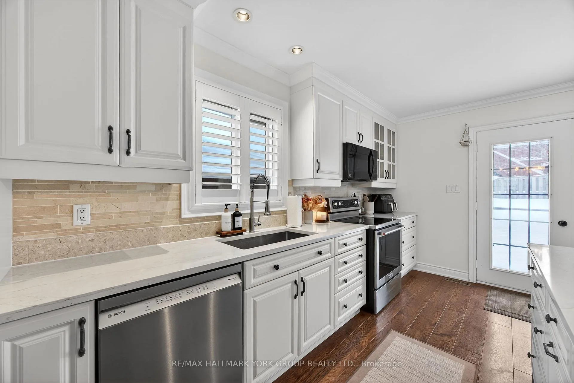 Photo 23 of 25 Forest Dale Drive, Barrie, Little Lake — HOMEH