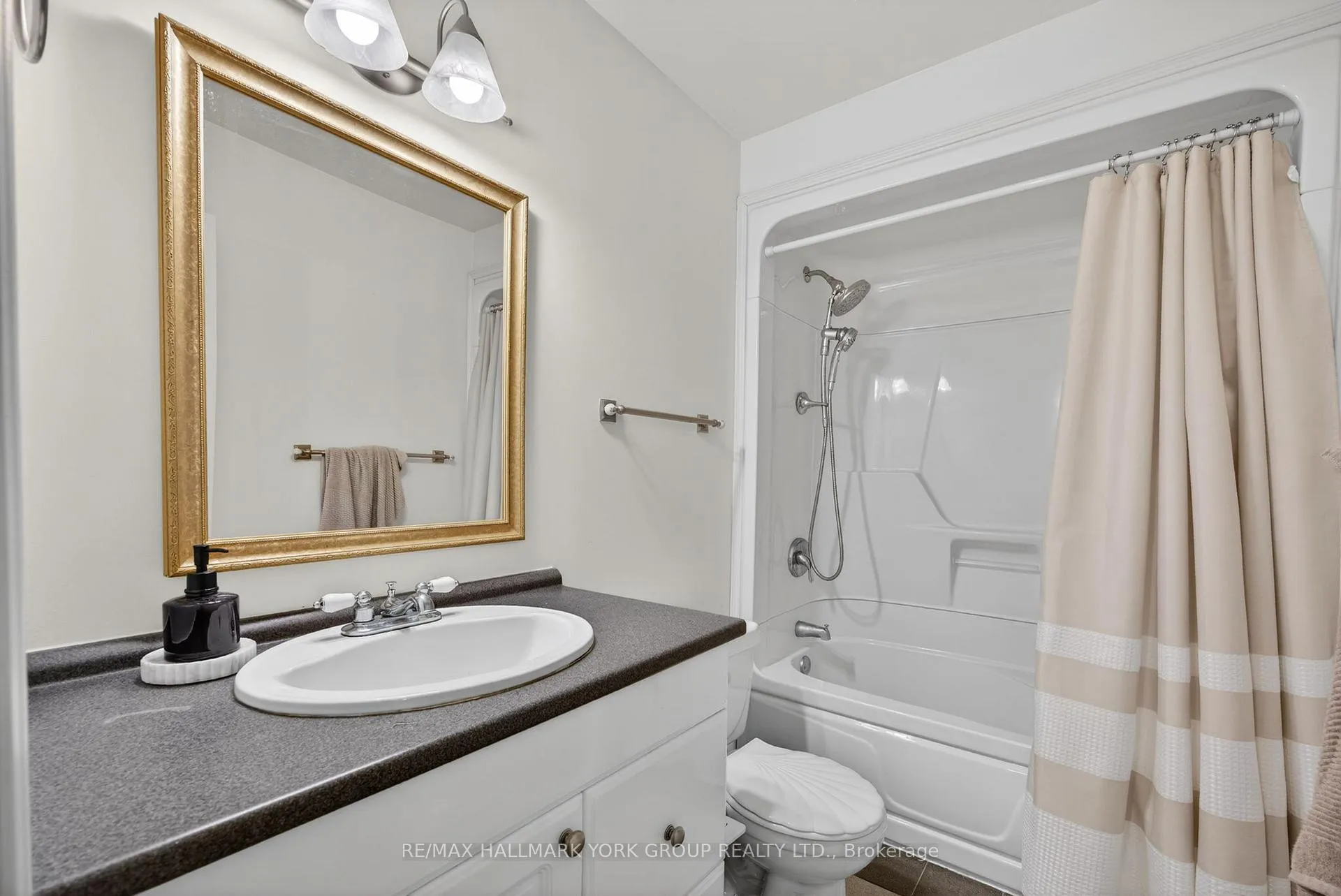 Photo 27 of 25 Forest Dale Drive, Barrie, Little Lake — HOMEH