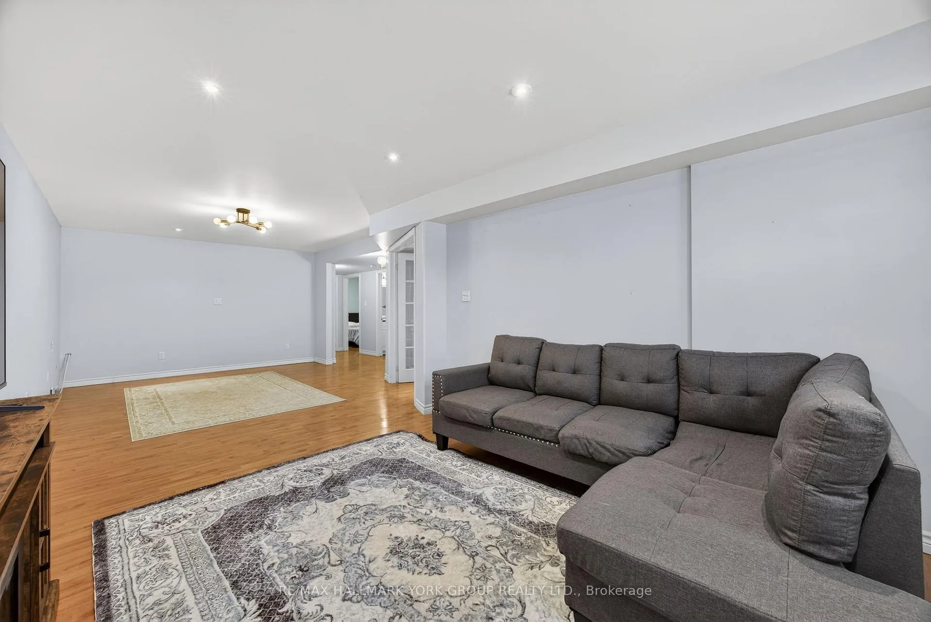 Photo 32 of 25 Forest Dale Drive, Barrie, Little Lake — HOMEH