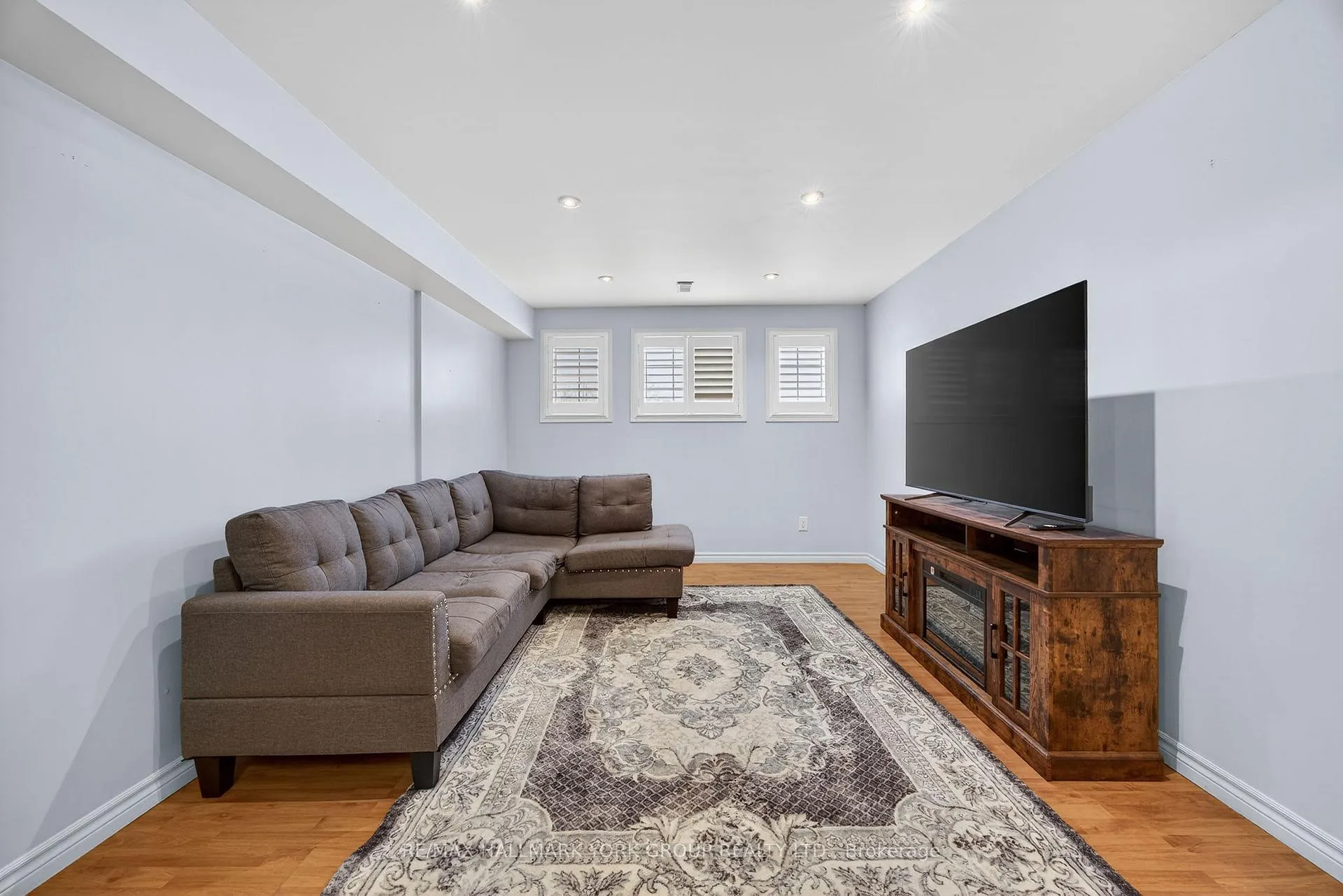 Photo 33 of 25 Forest Dale Drive, Barrie, Little Lake — HOMEH