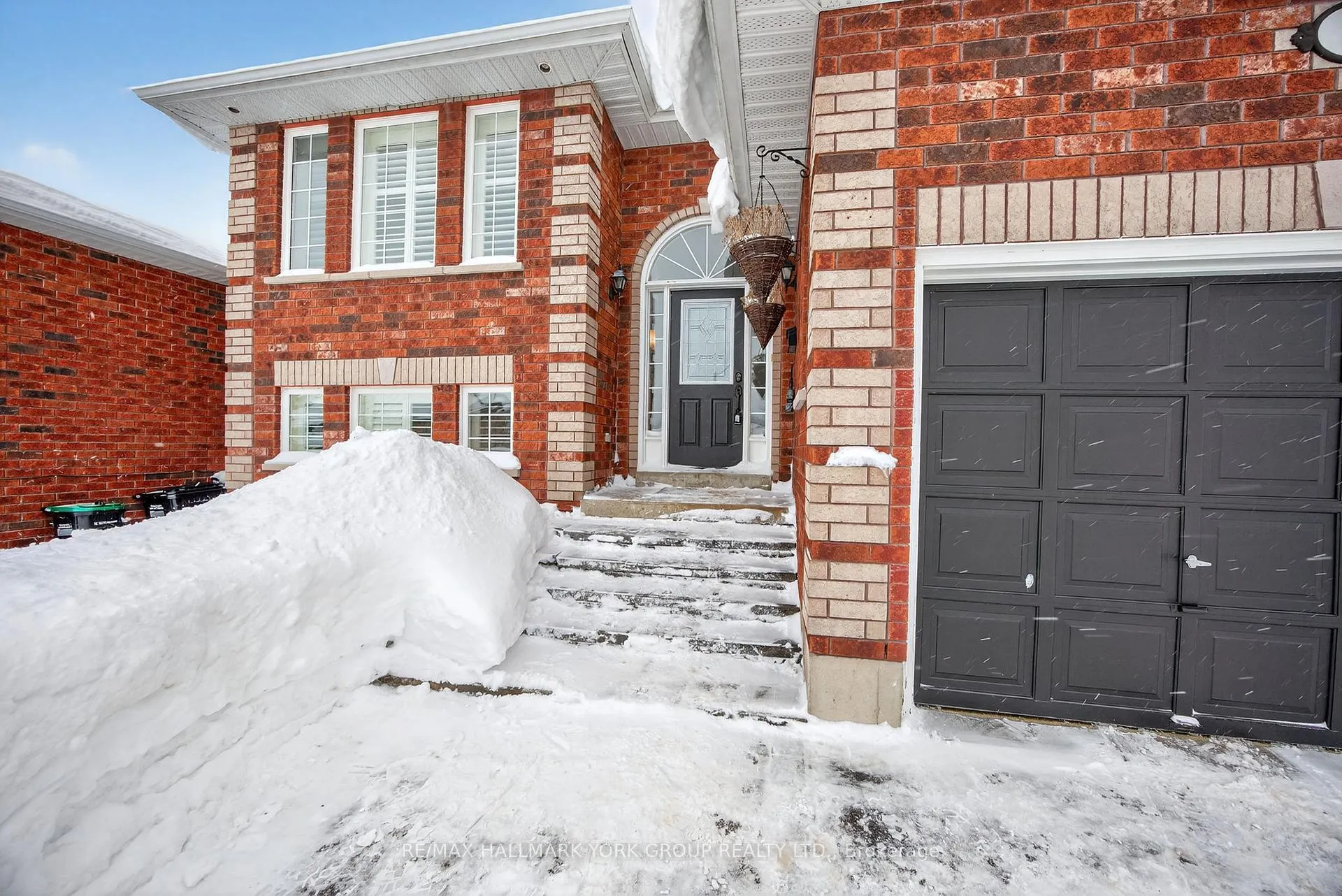 Photo 43 of 25 Forest Dale Drive, Barrie, Little Lake — HOMEH
