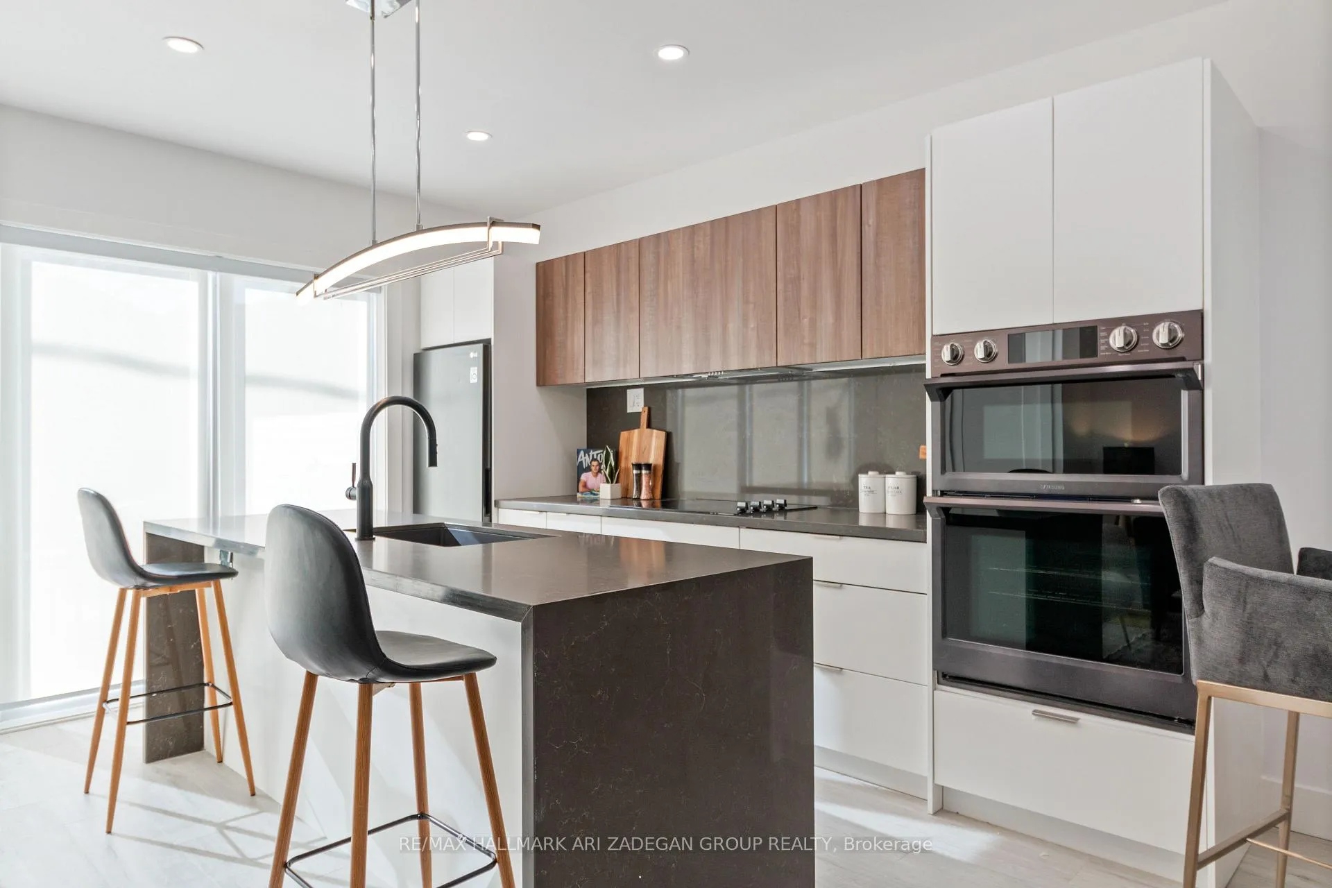 Photo 1 of Unit 1, 16 Minto Street, Toronto, Greenwood-Coxwell — HOMEH