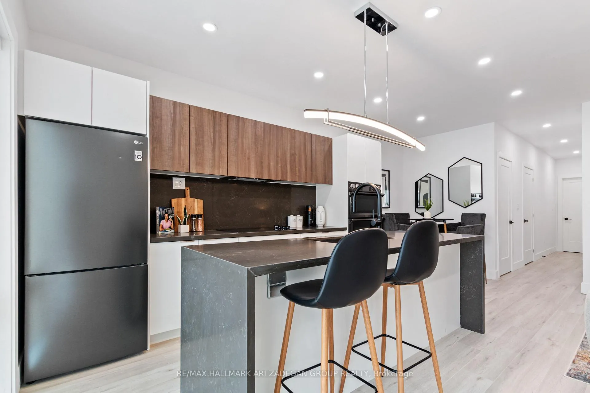 Photo 4 of Unit 1, 16 Minto Street, Toronto, Greenwood-Coxwell — HOMEH