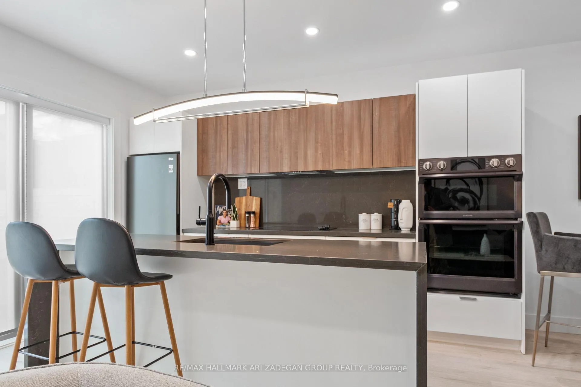 Photo 6 of Unit 1, 16 Minto Street, Toronto, Greenwood-Coxwell — HOMEH
